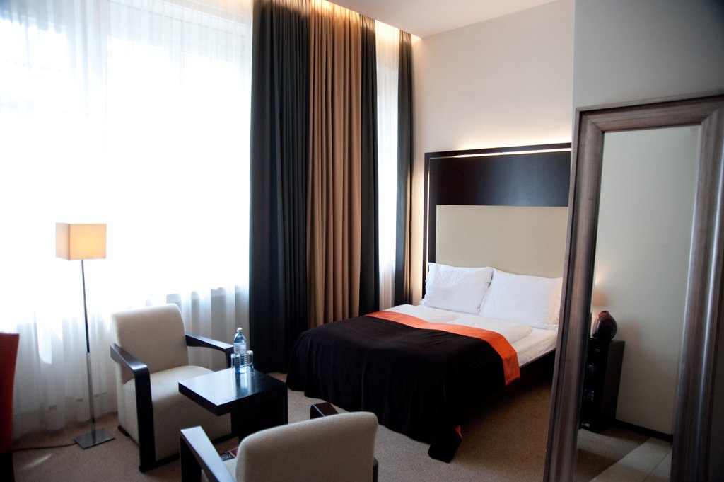 room photo
