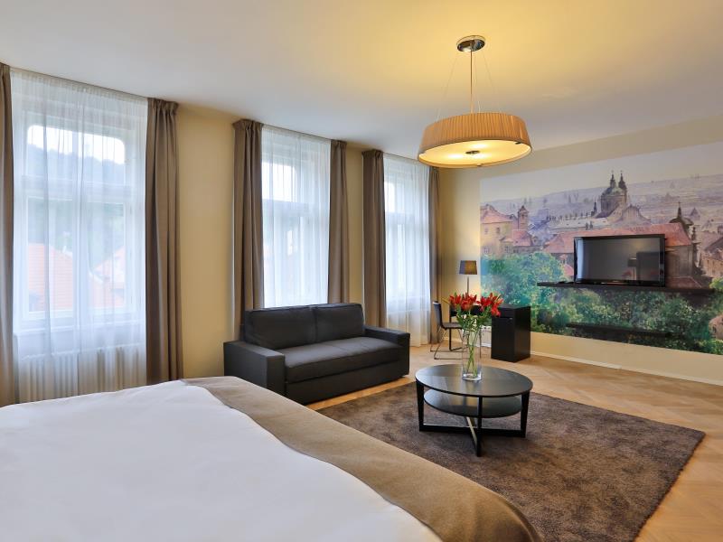 room photo