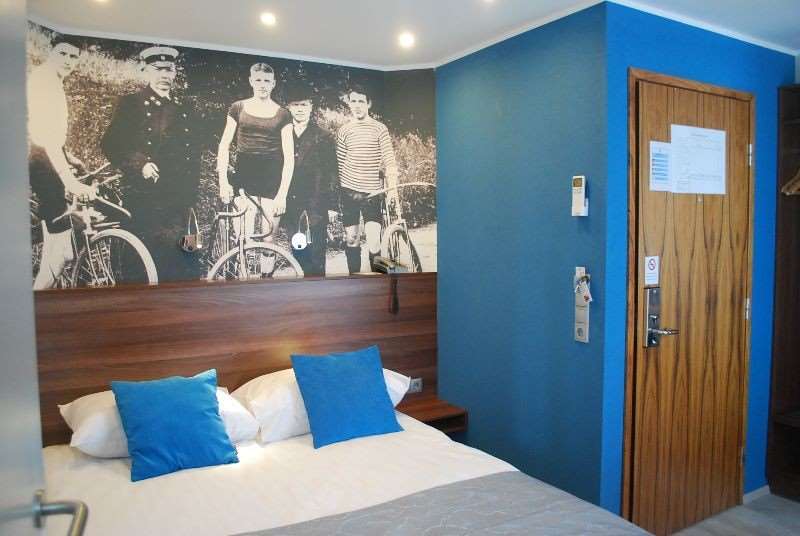 room photo