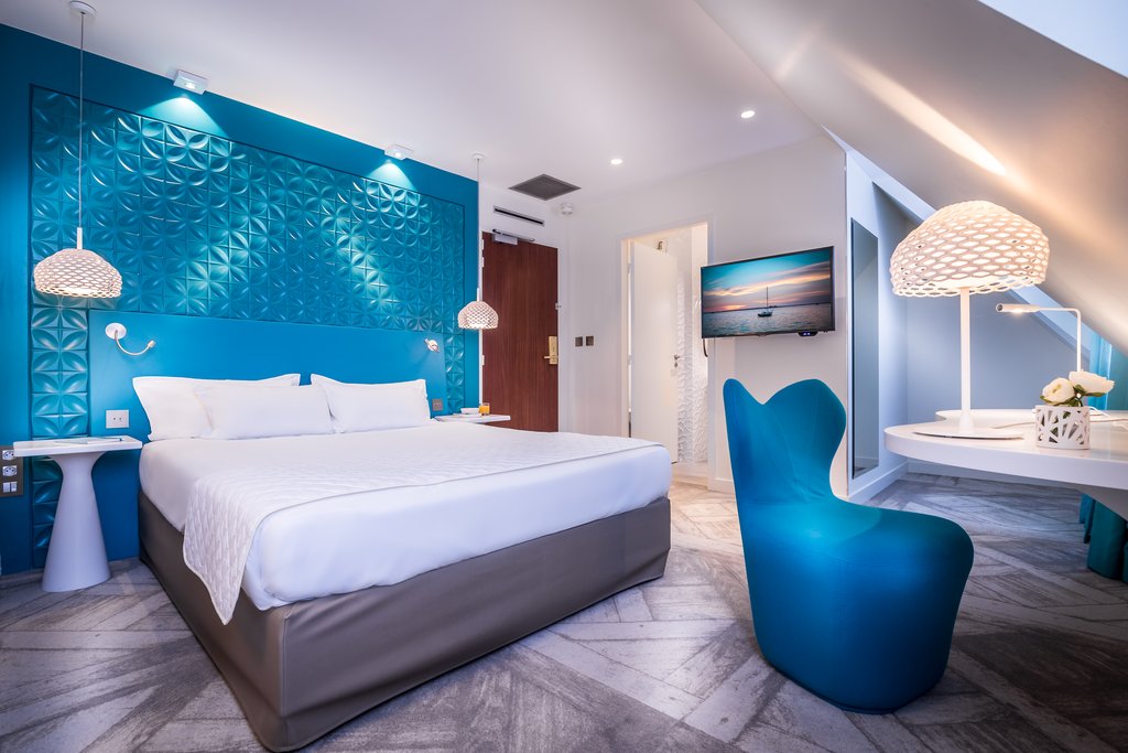 room photo