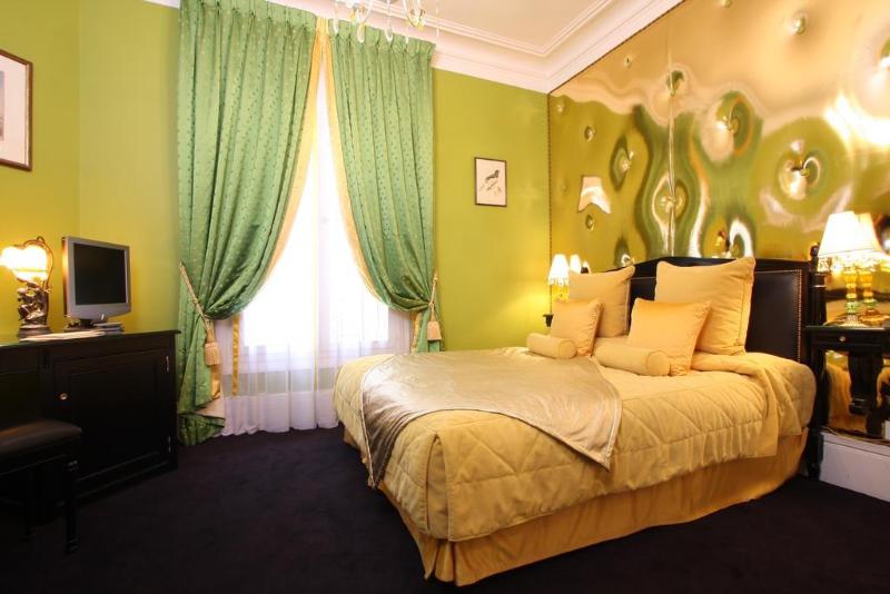 room photo