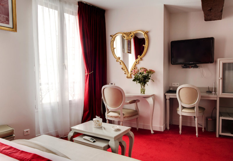 room photo