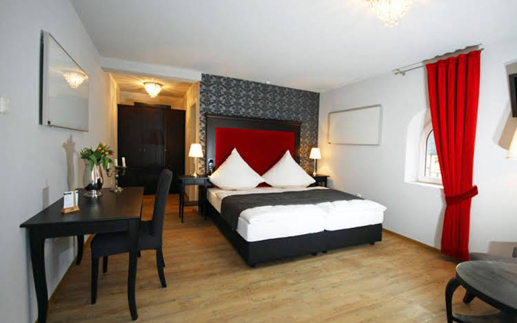 room photo
