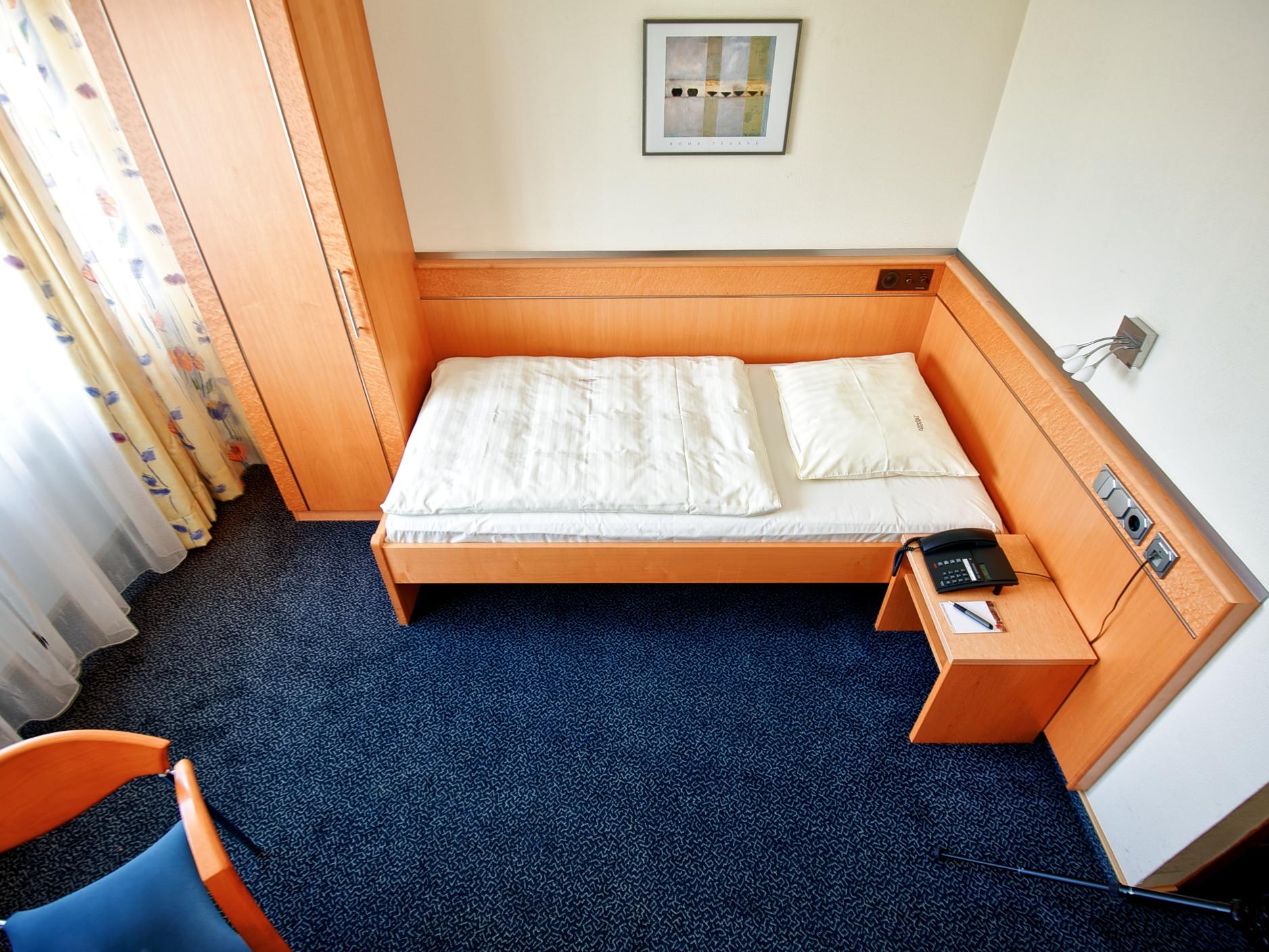 room photo
