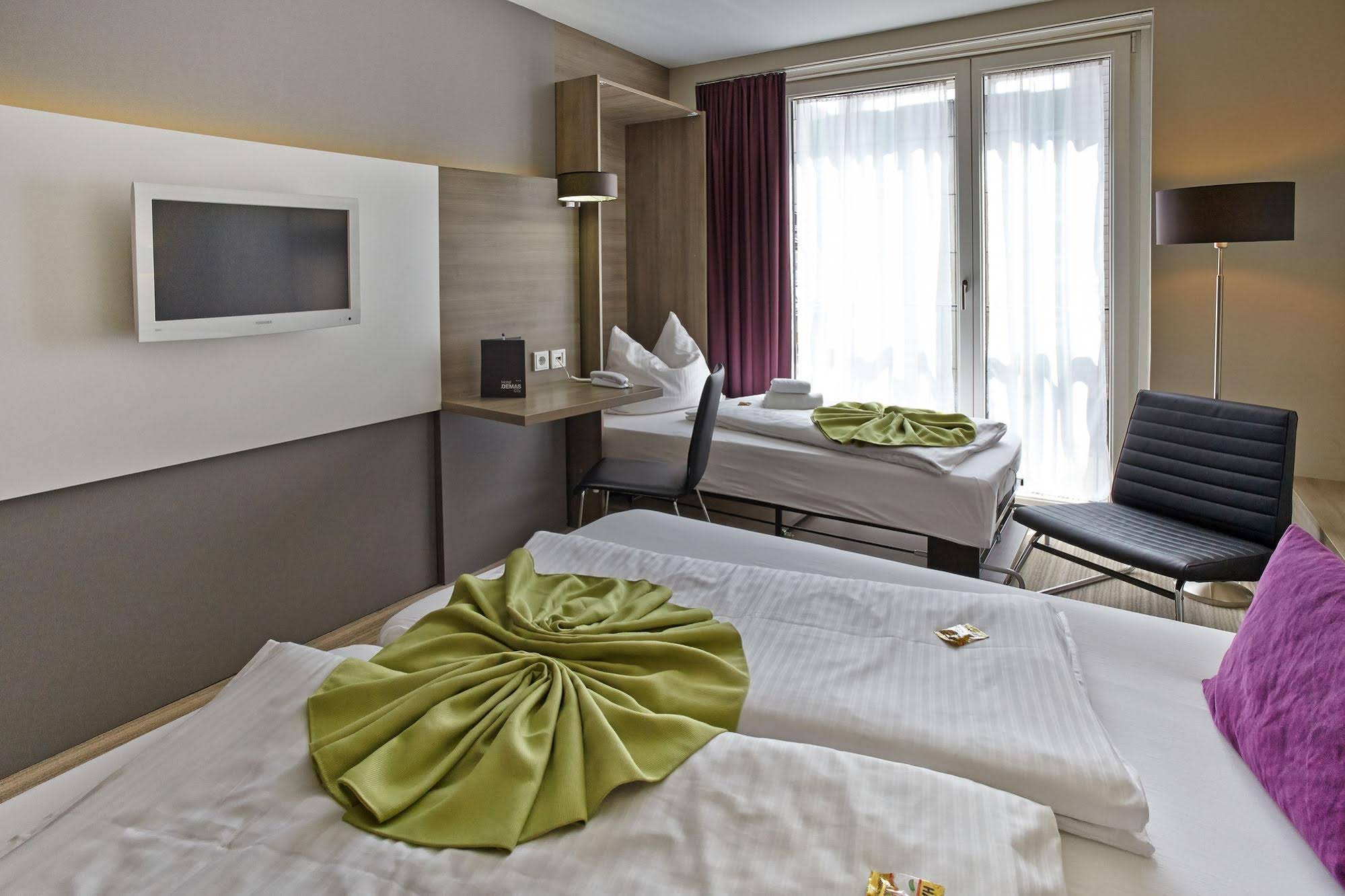 room photo