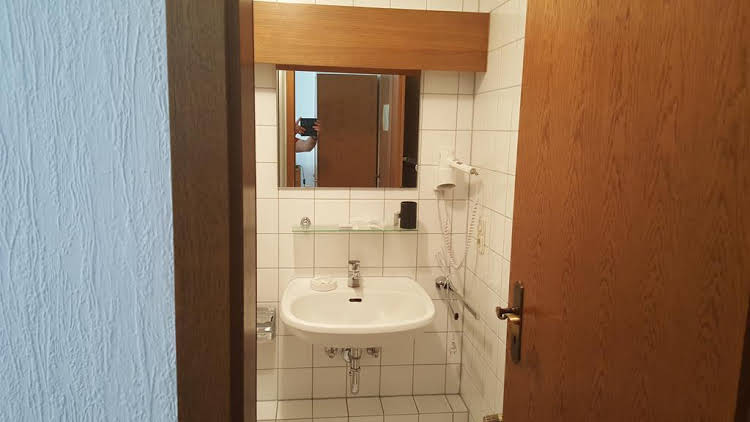 room photo