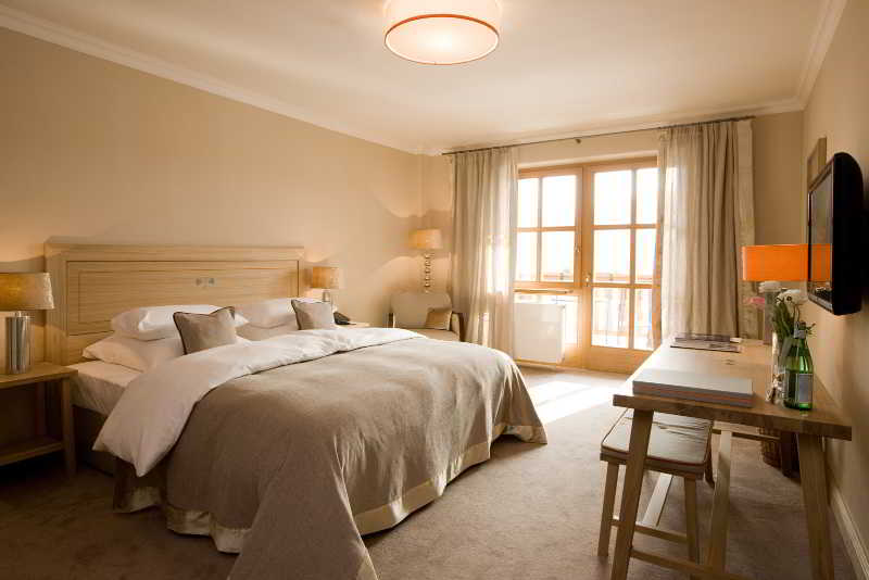 room photo