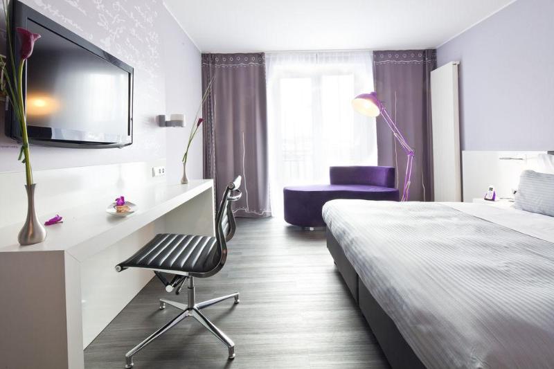 room photo