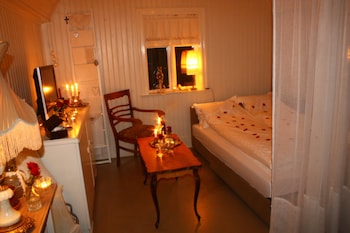 room photo