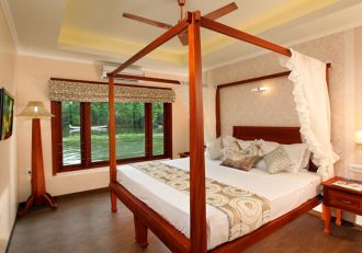 Spice Routes House Boat