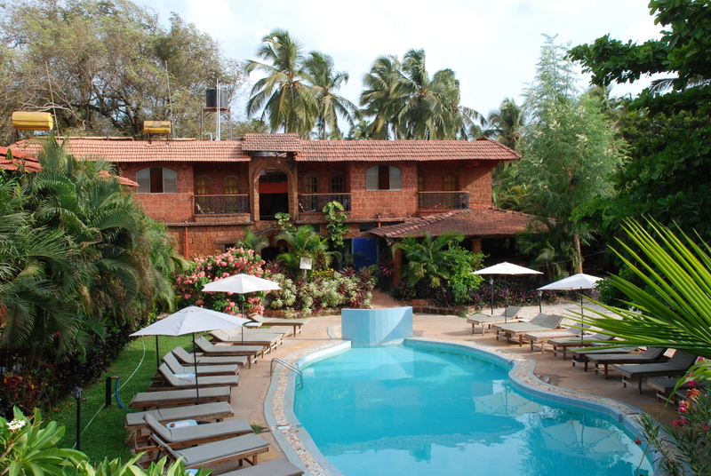 Capital O 322 Sea Breeze Candolim Hotel, Goa