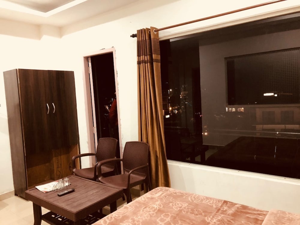 Dhauladhar Heights, Dharamshala