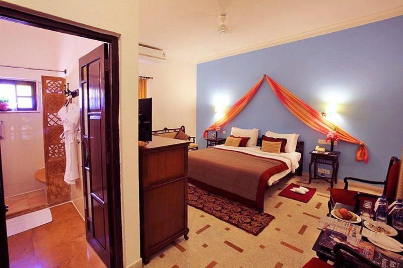 room photo