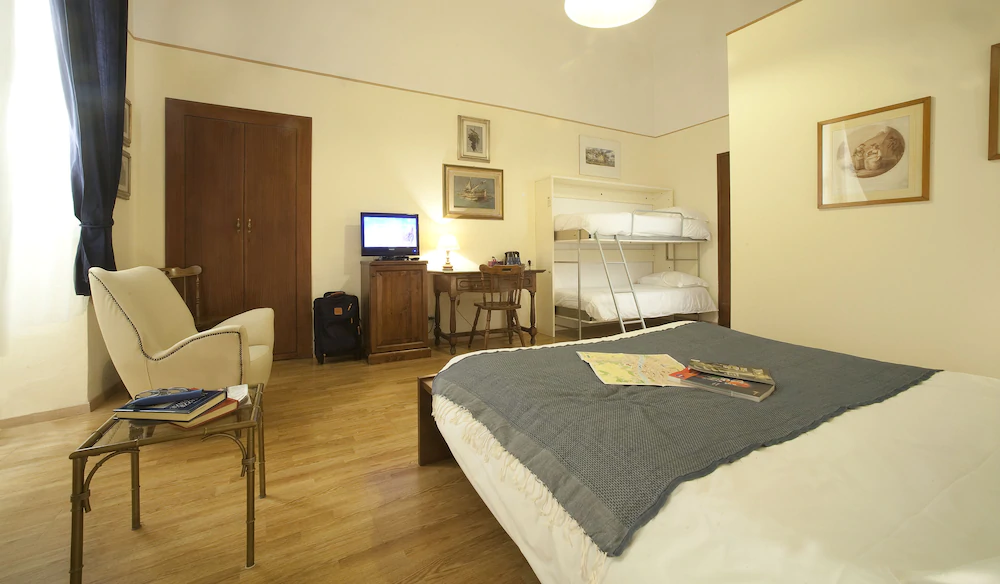 room photo