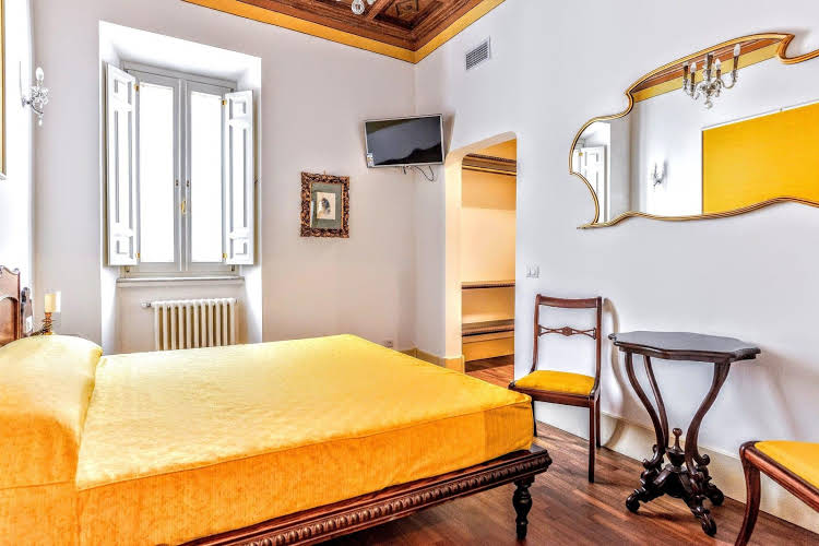 room photo