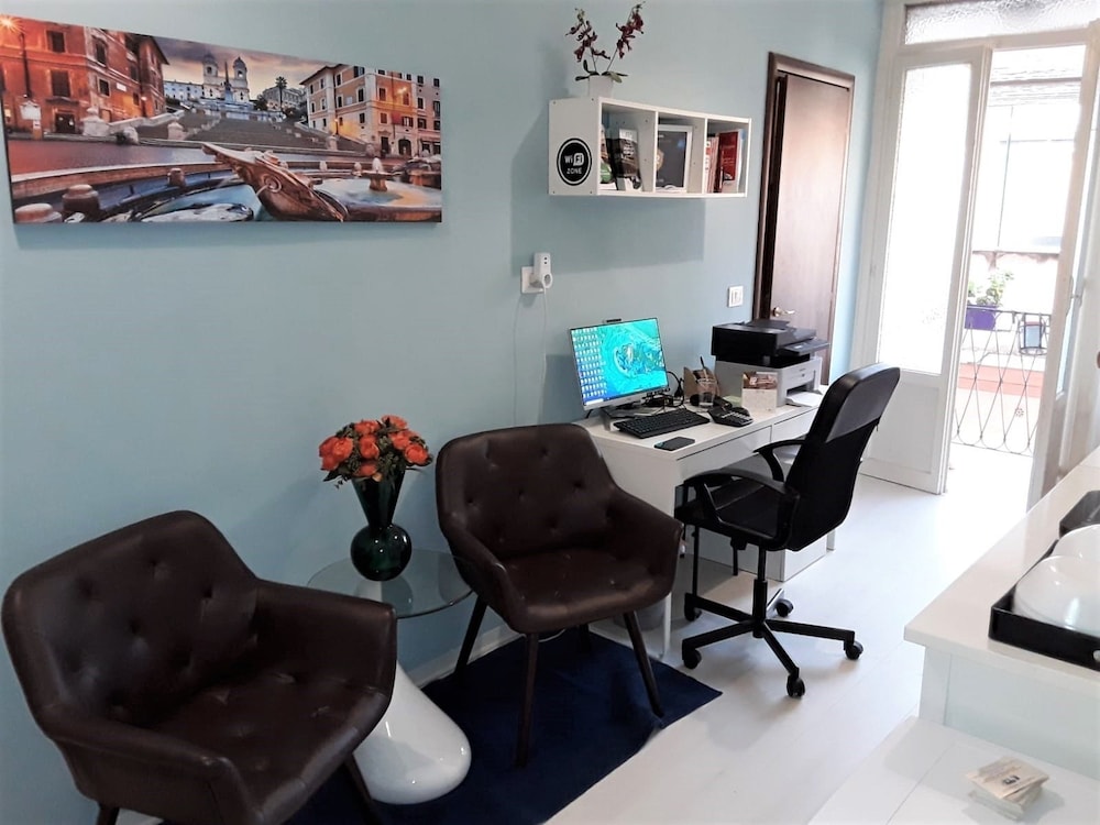 room photo