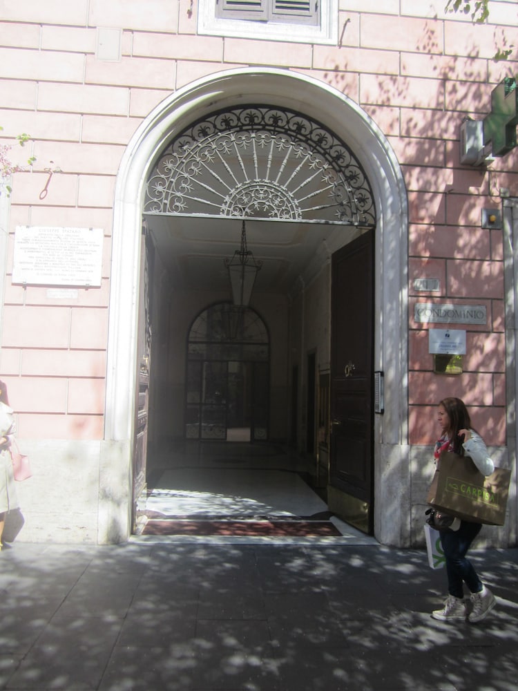 room photo