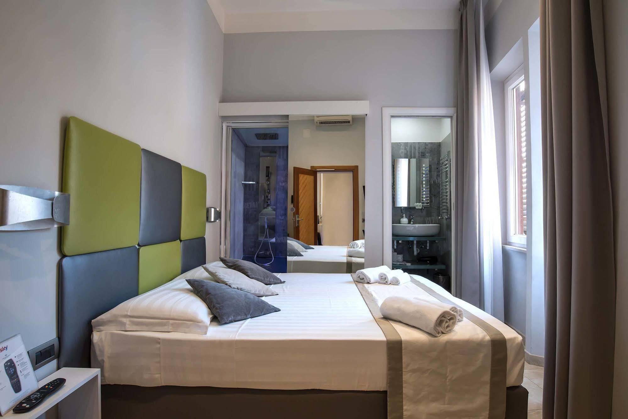 room photo