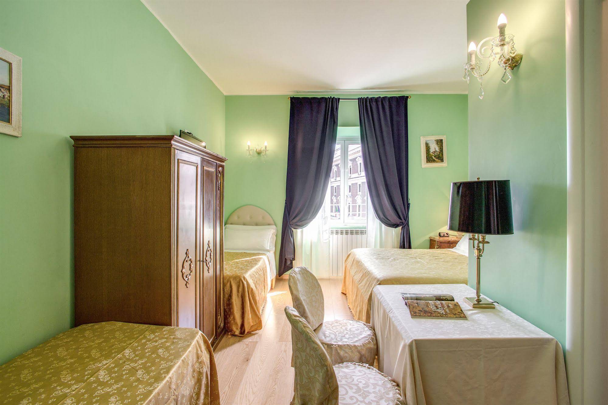 room photo