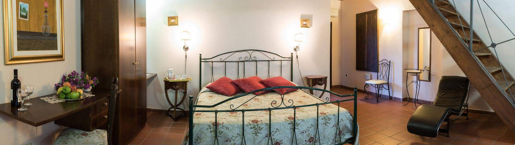 room photo