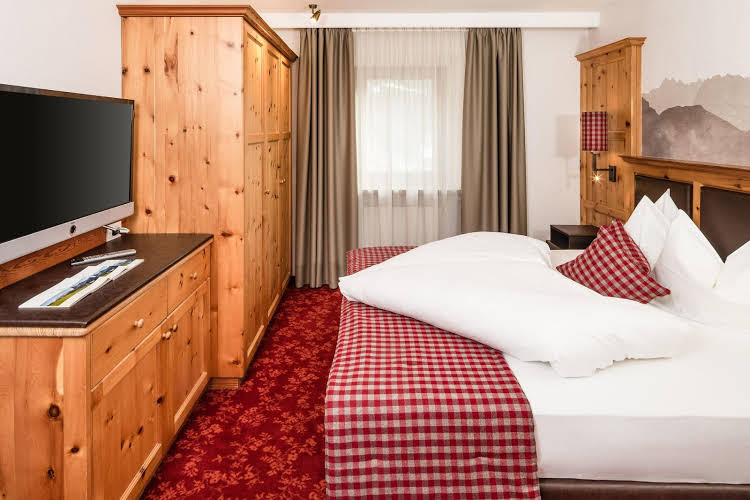 room photo