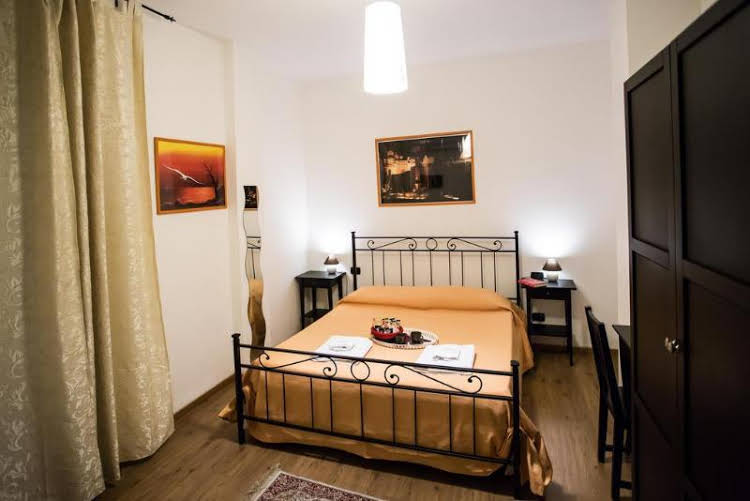 room photo