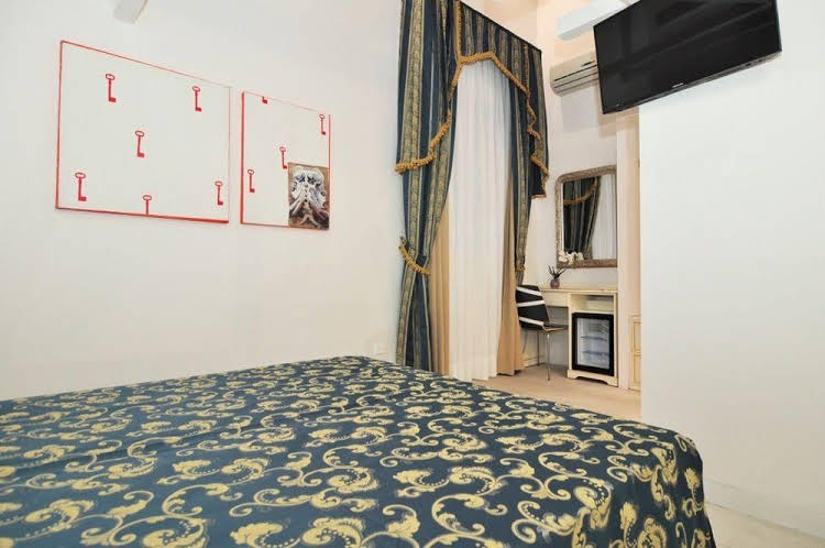 room photo