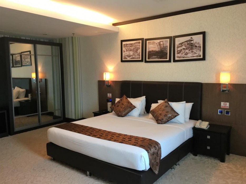 room photo
