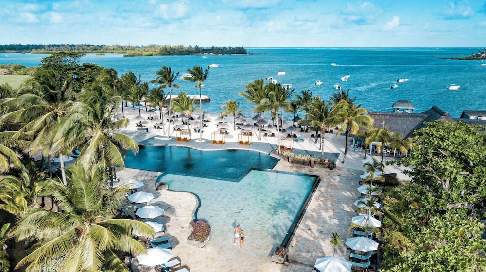 The Bay Club at Anahita