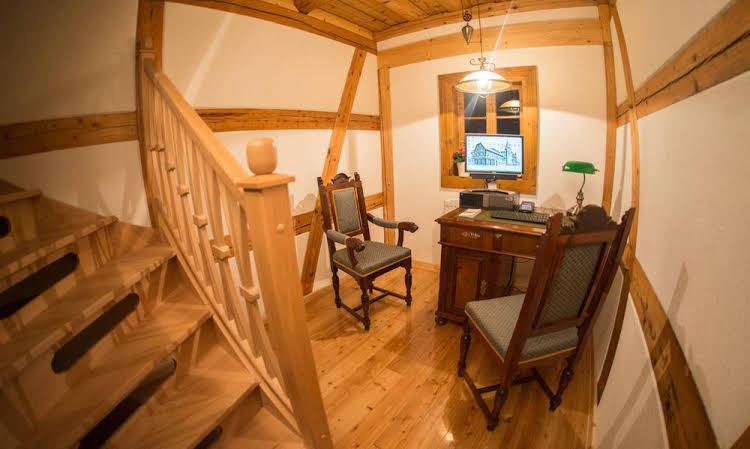 room photo