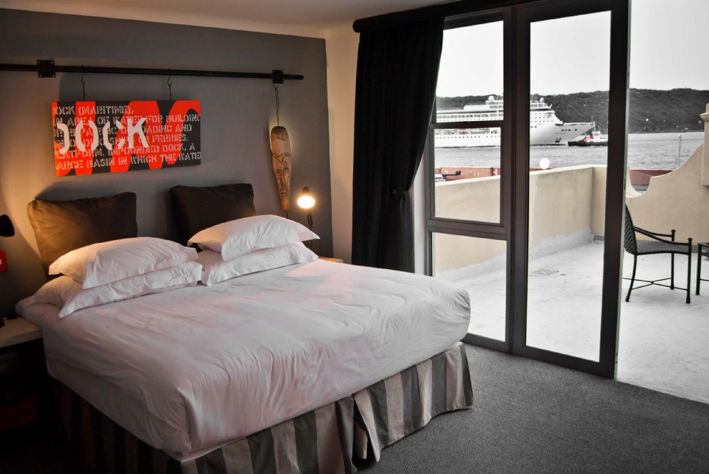 room photo