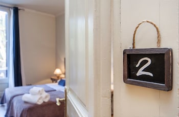 room photo