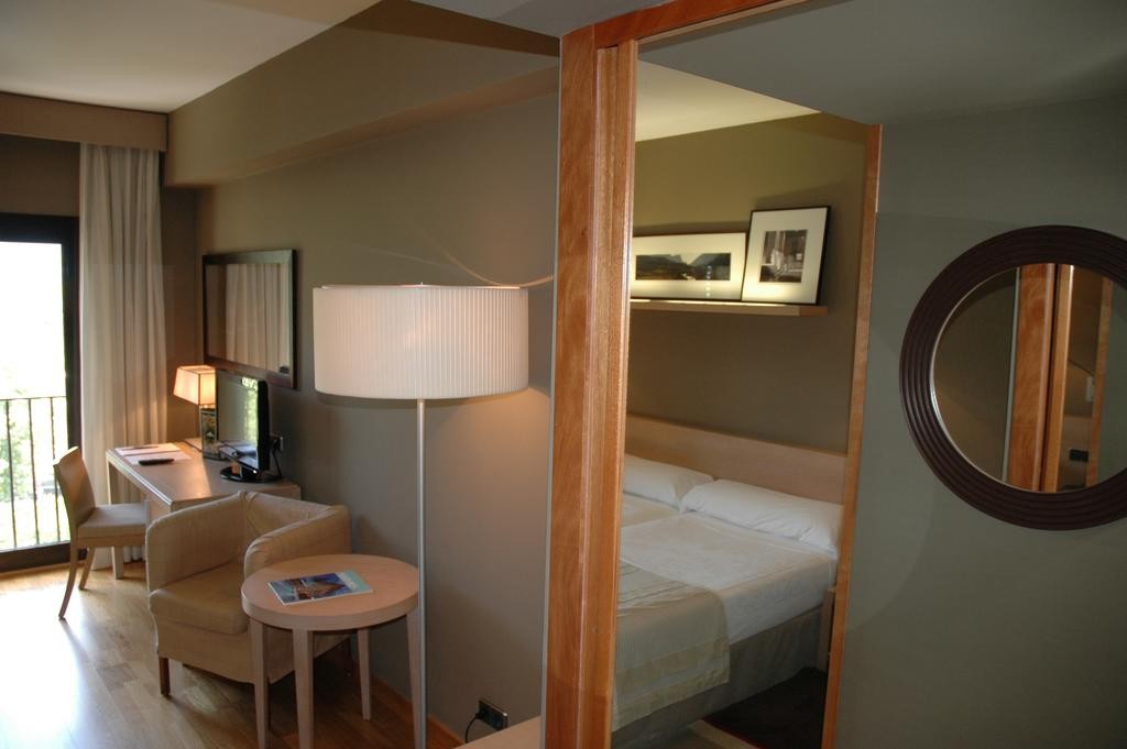 room photo