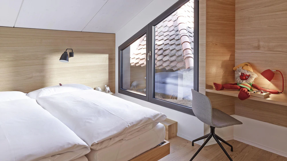 room photo