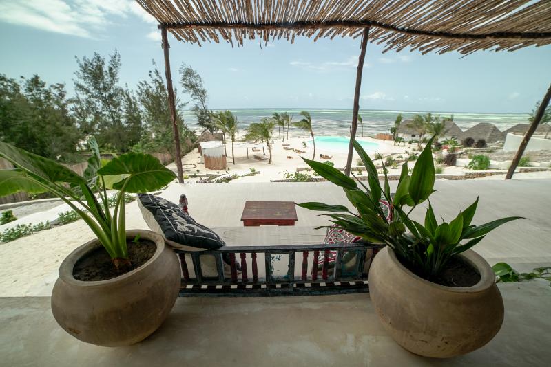 Zanbluu Beach Hotel