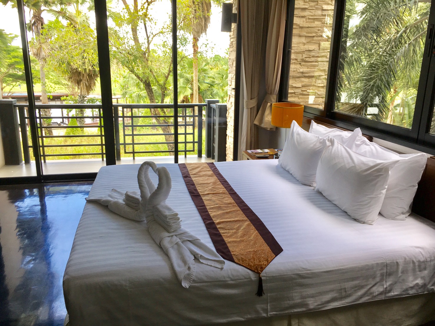 room photo