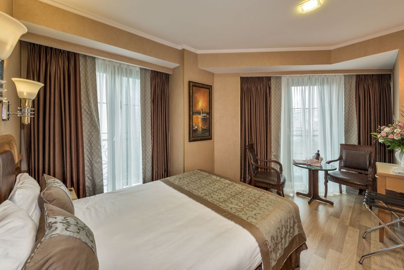 room photo
