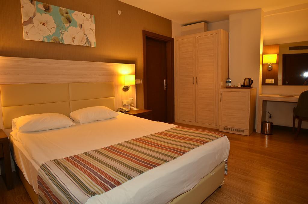 room photo