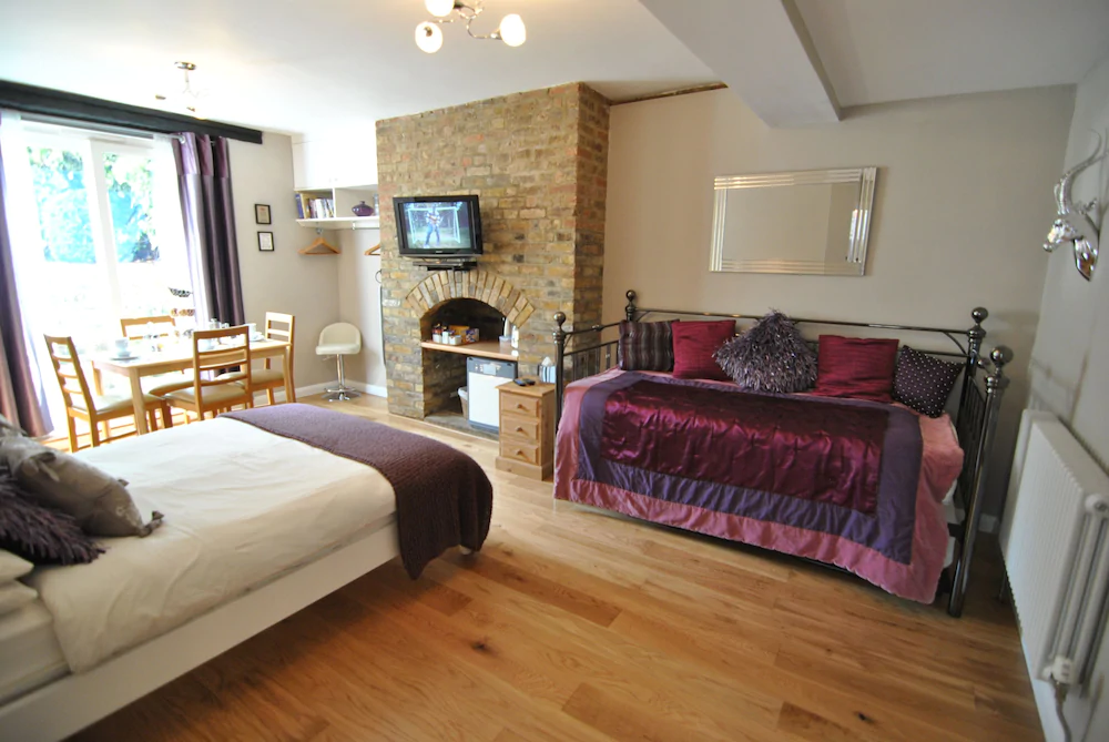 room photo