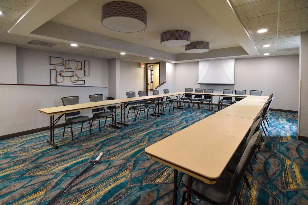 Best Western Plus Indianapolis North At Pyramids