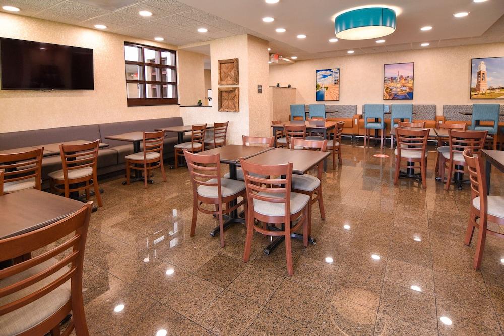 Best Western Plus Indianapolis North At Pyramids