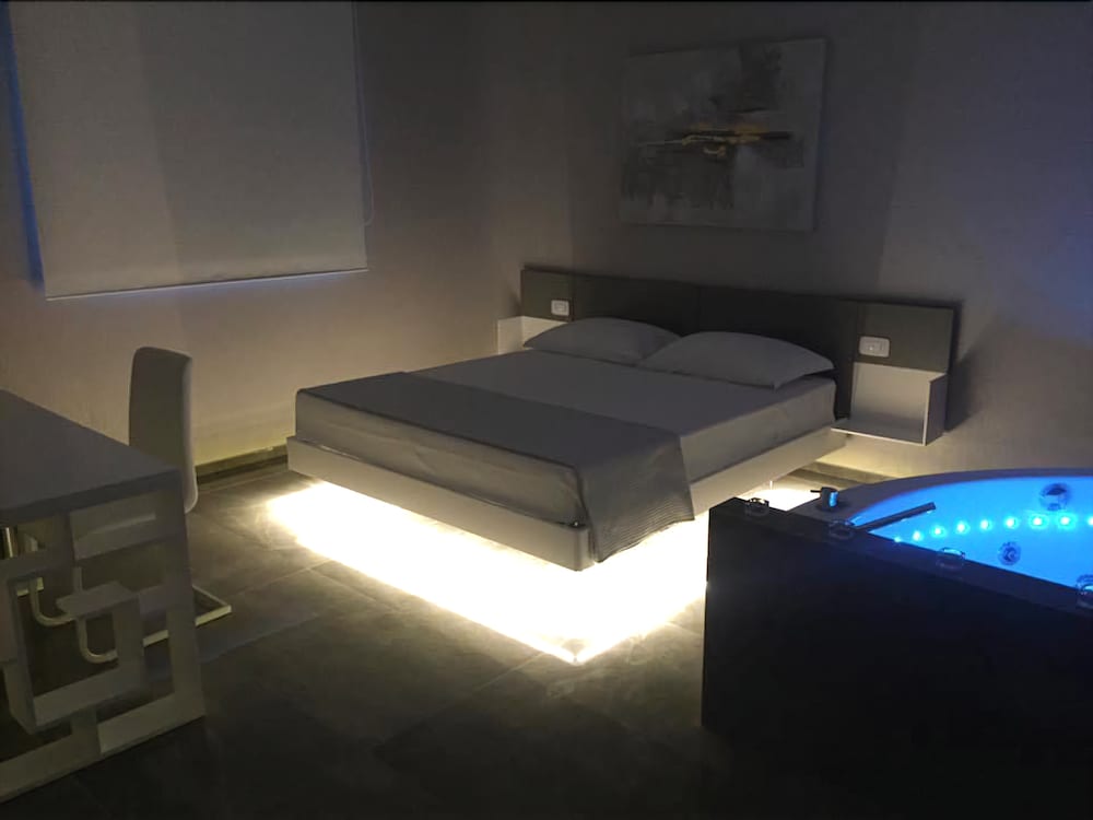 room photo