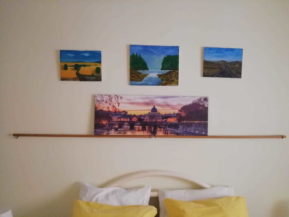 room photo