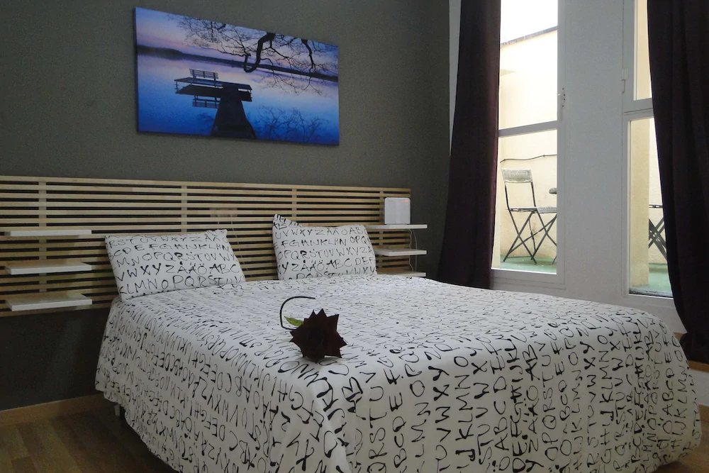 room photo