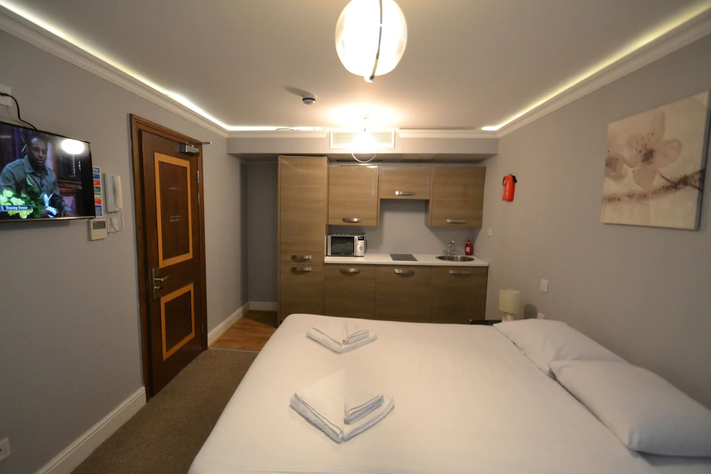 room photo
