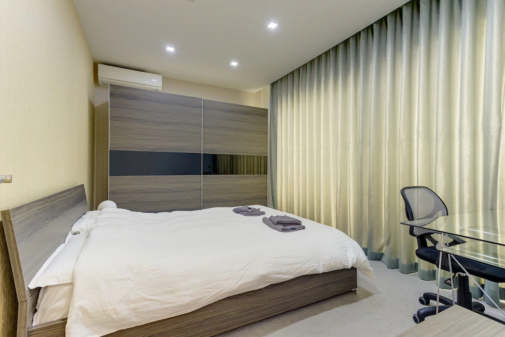 room photo