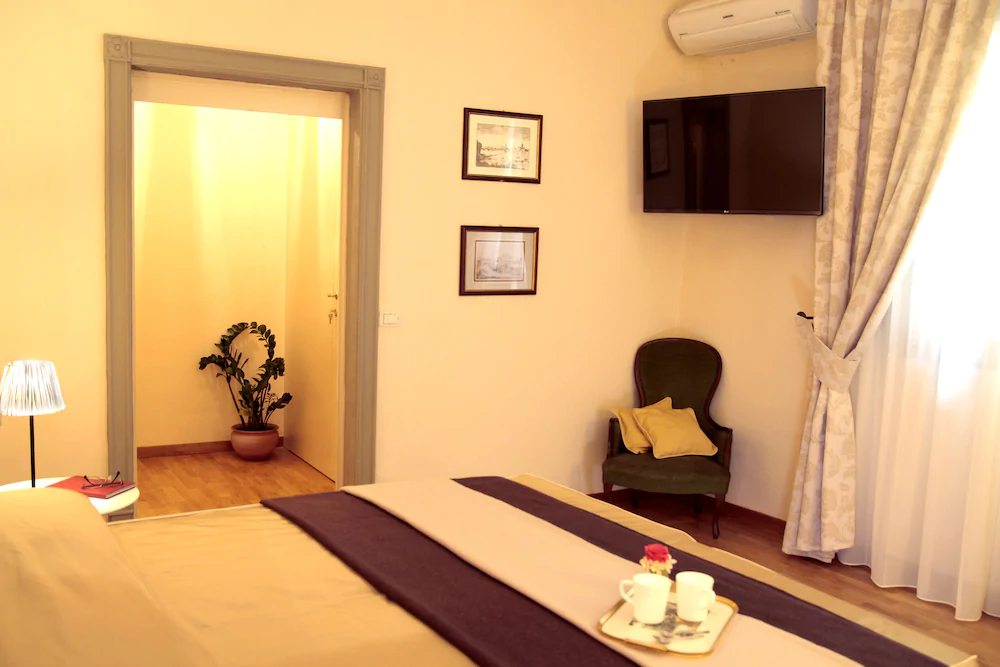 room photo