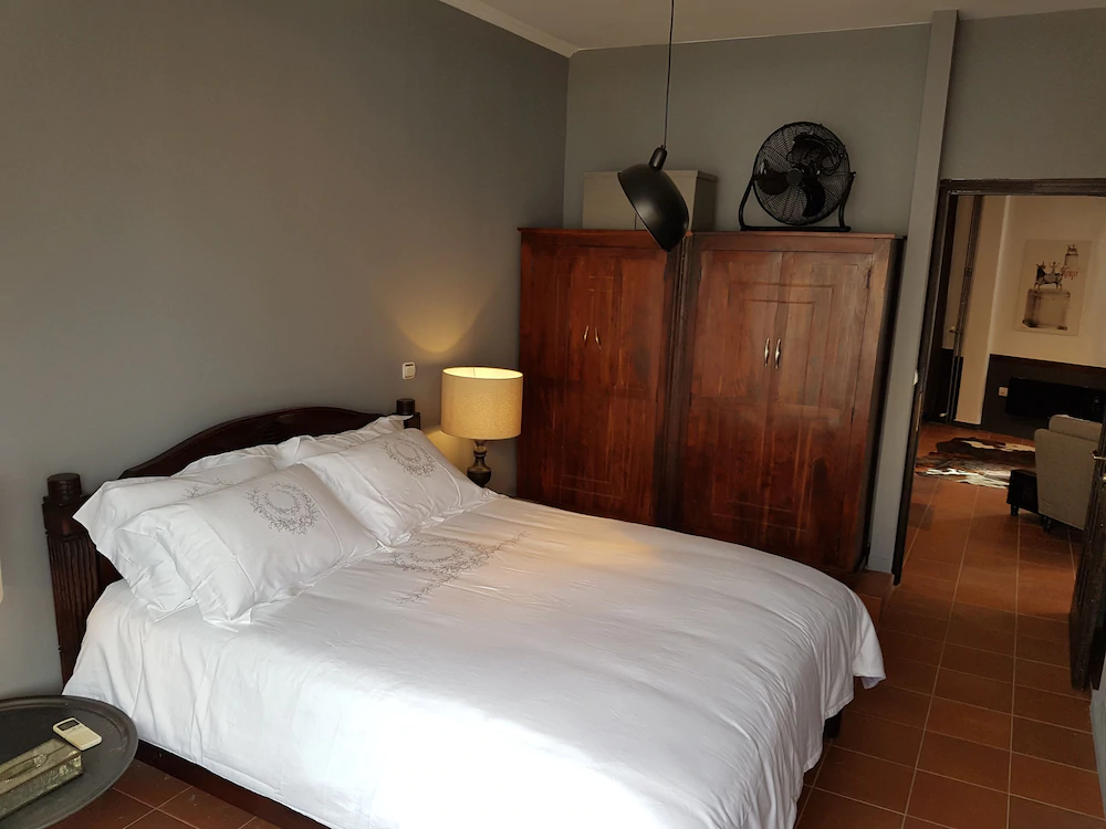 room photo