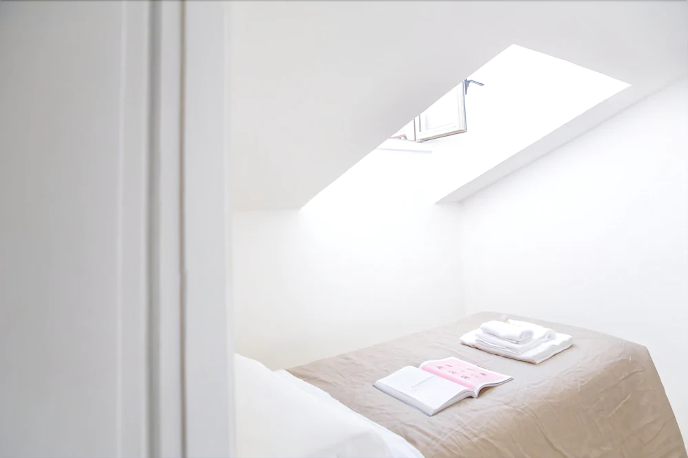 room photo