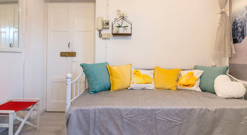 room photo